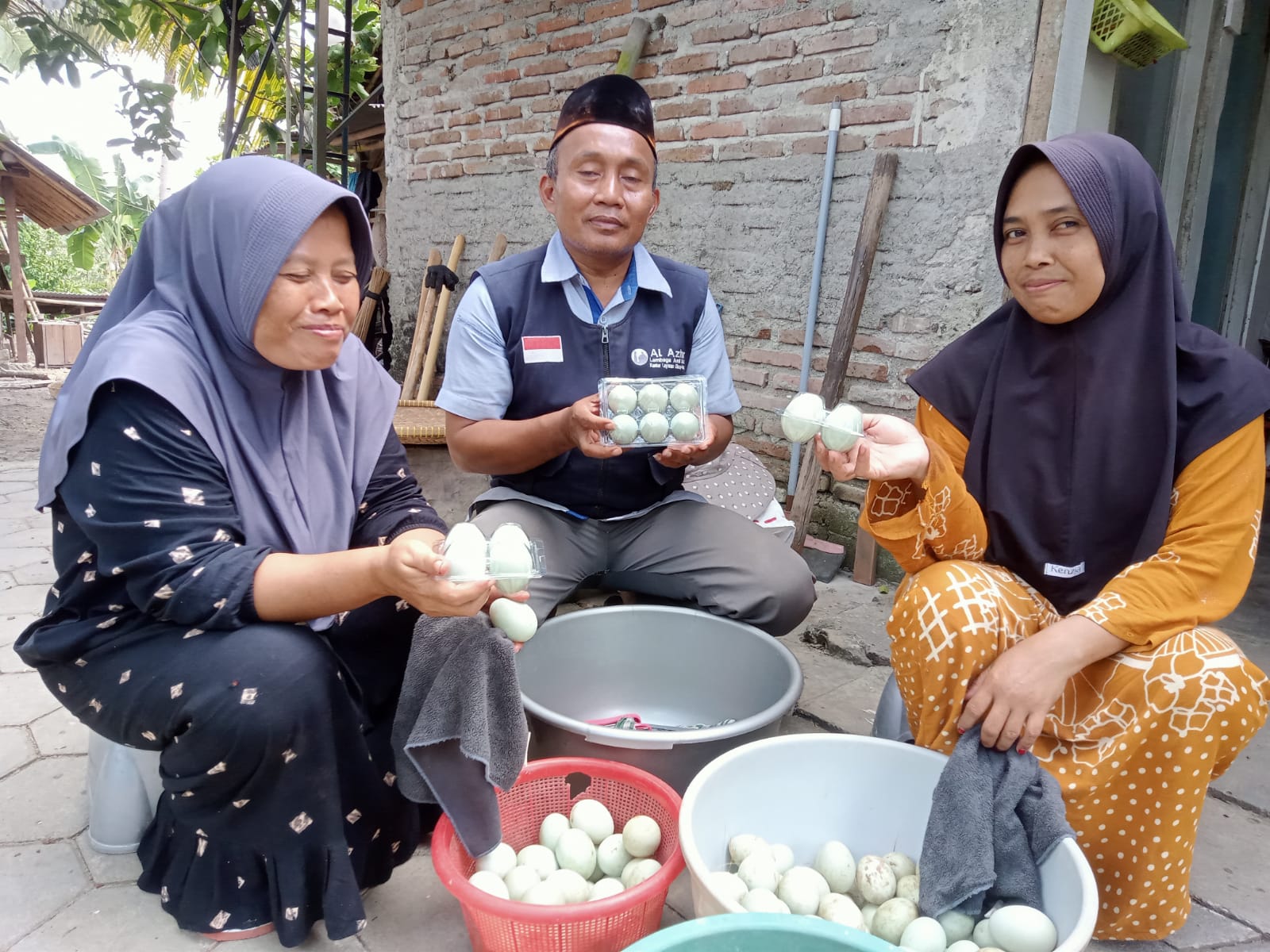 Produksi Telur Bebek Meningkat, KWT Binaan LAZ Al Azhar Perluas Akses Pasar